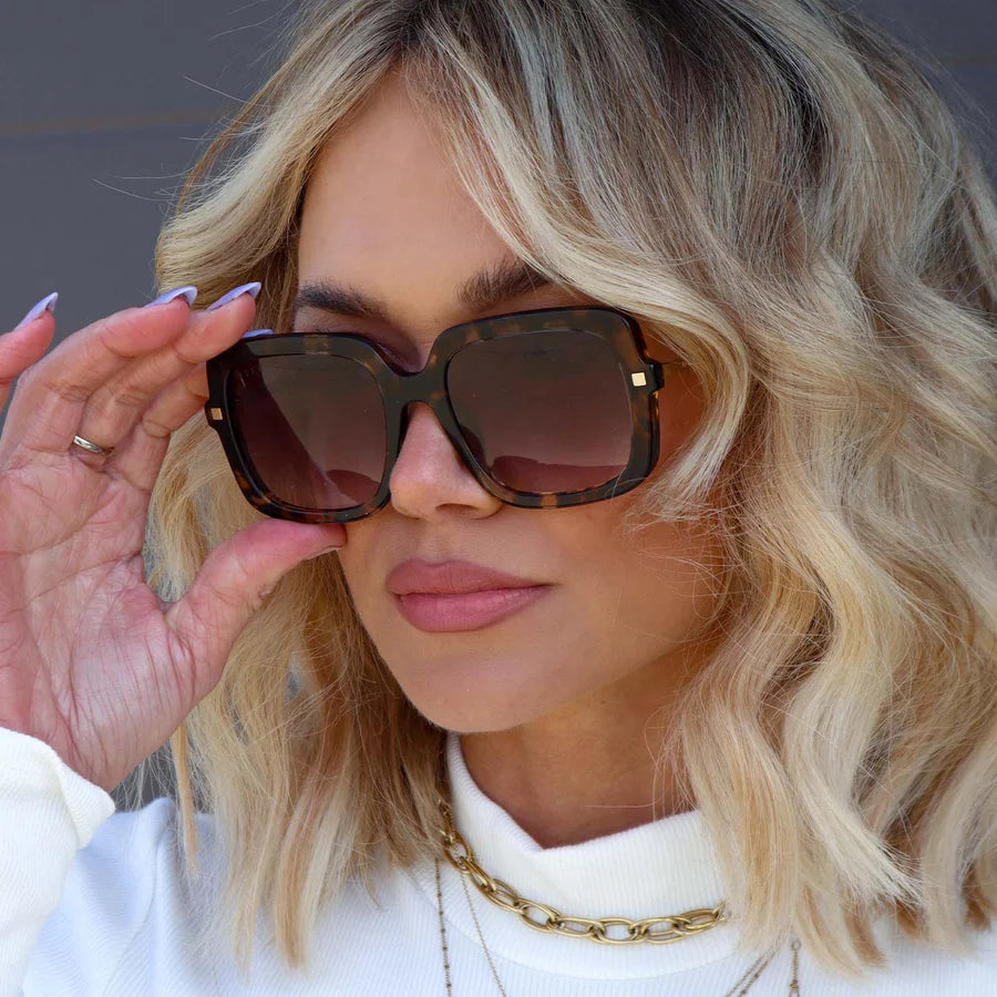 DIFF Eyewear Sandra Sunglasses