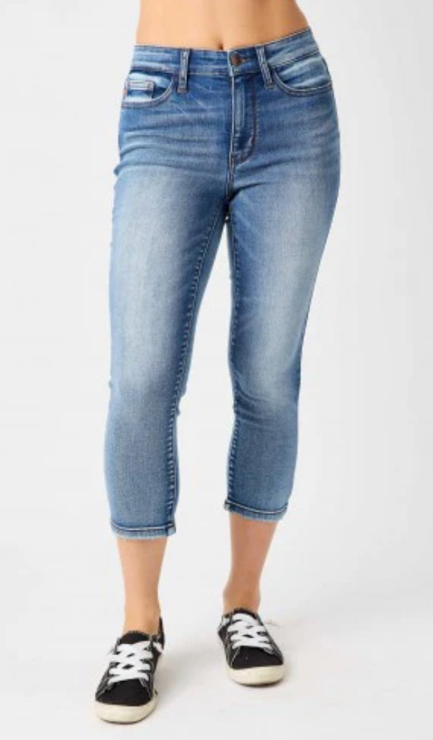 Judy Blue Mid Rise Non Distressed Capri