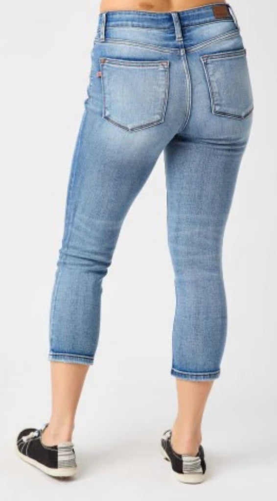 Judy Blue Mid Rise Non Distressed Capri